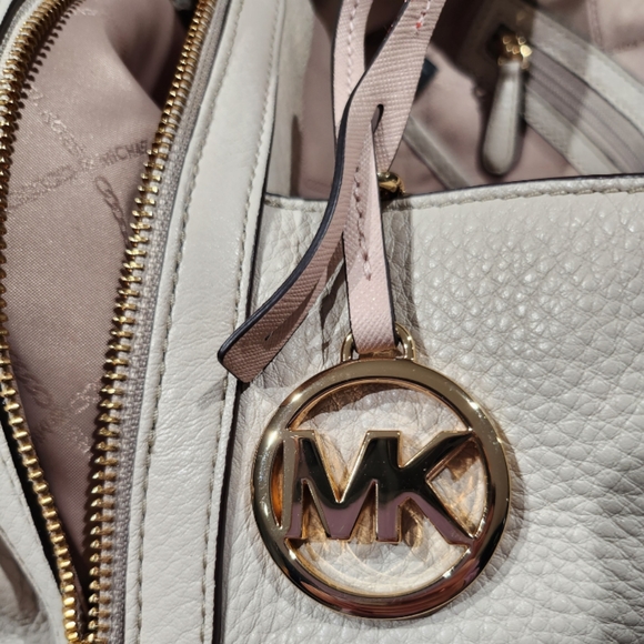 NWT MK Michael Kors Jet Set Travel Medium Dome Crossbody Satchel Color Chambray - Picture 7 of 9